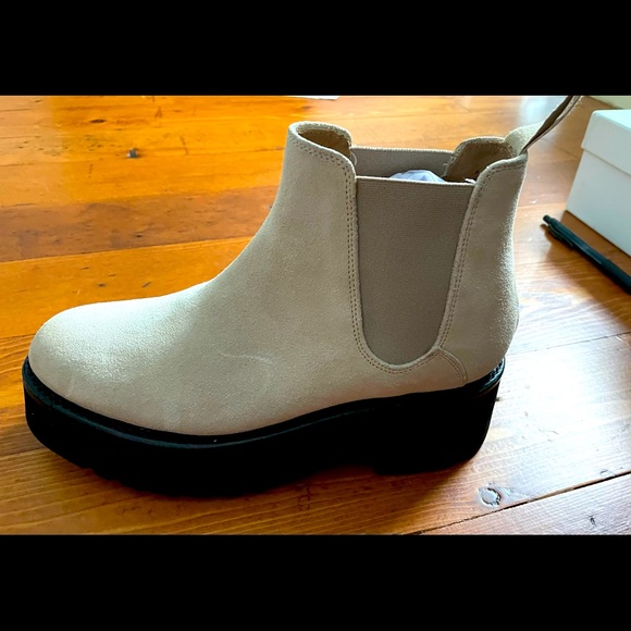 Grenson Naomi boots. Pristine. Never worn. UK size 5. These are a tad big for me - Picture 3 of 7